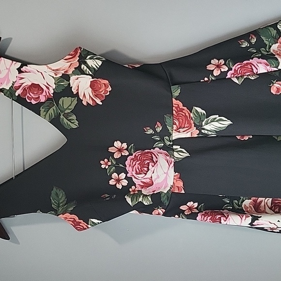 Sleeveless floral print summer dress - Picture 2 of 7